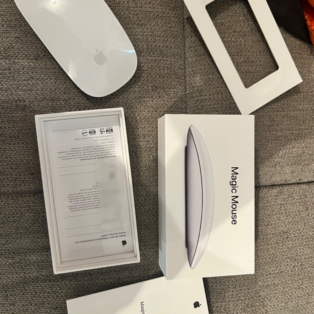 Apple Magic Mouse 2 - Picture 2 of 2